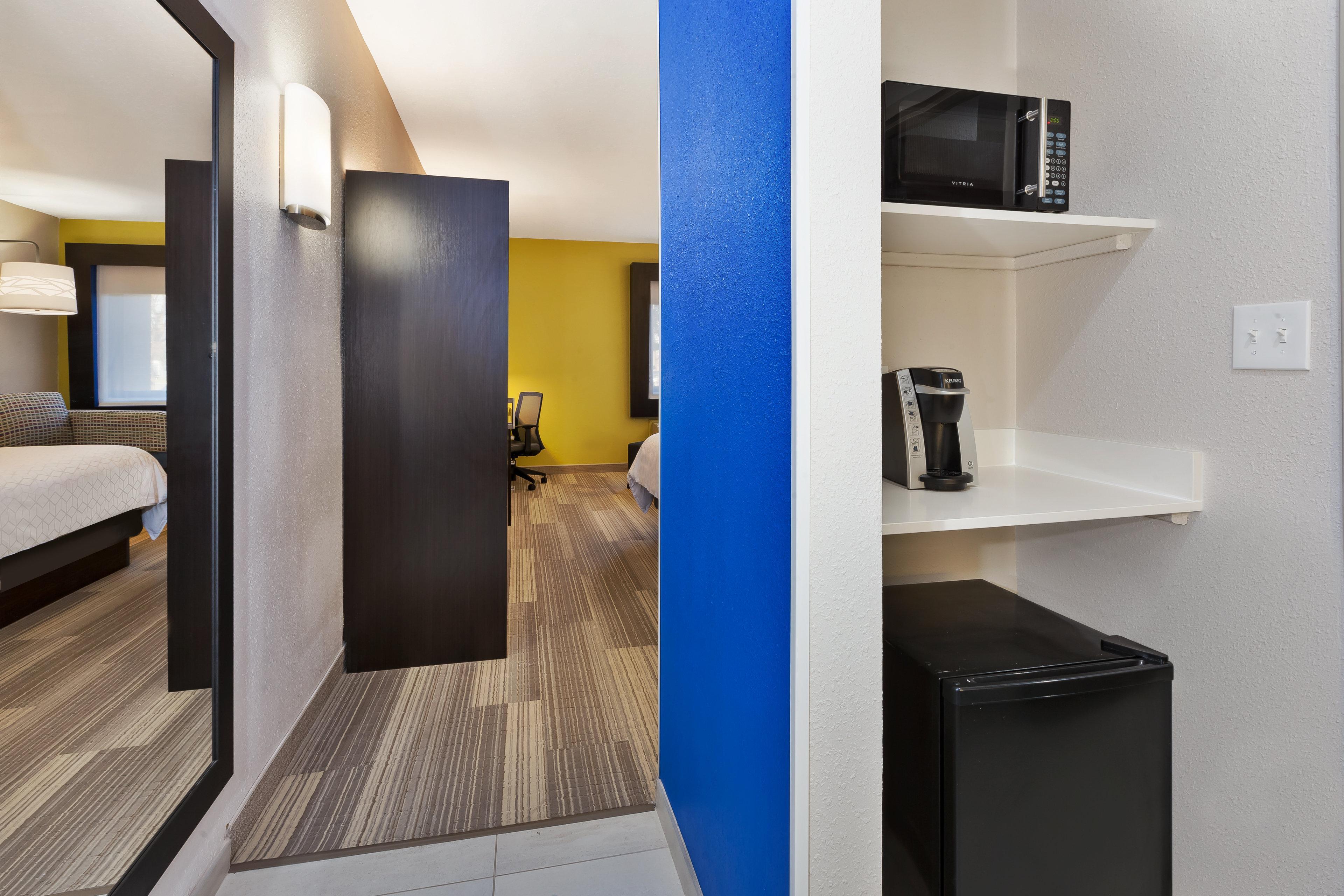 Holiday Inn Express Detroit-Warren/General Motors Technology Center By Ihg Exterior foto