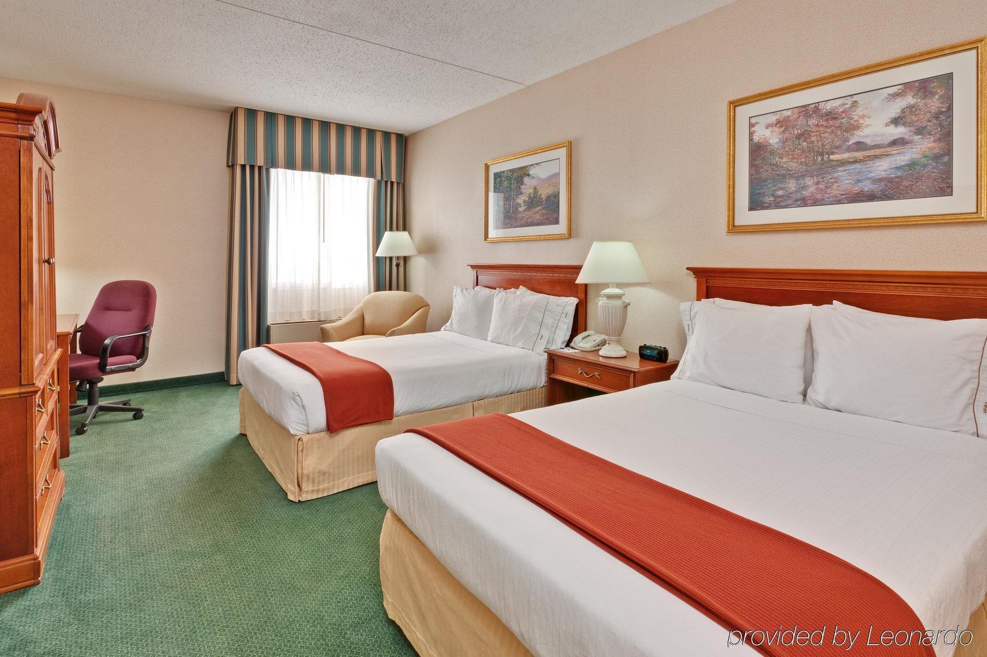 Holiday Inn Express Detroit-Warren/General Motors Technology Center By Ihg Quarto foto